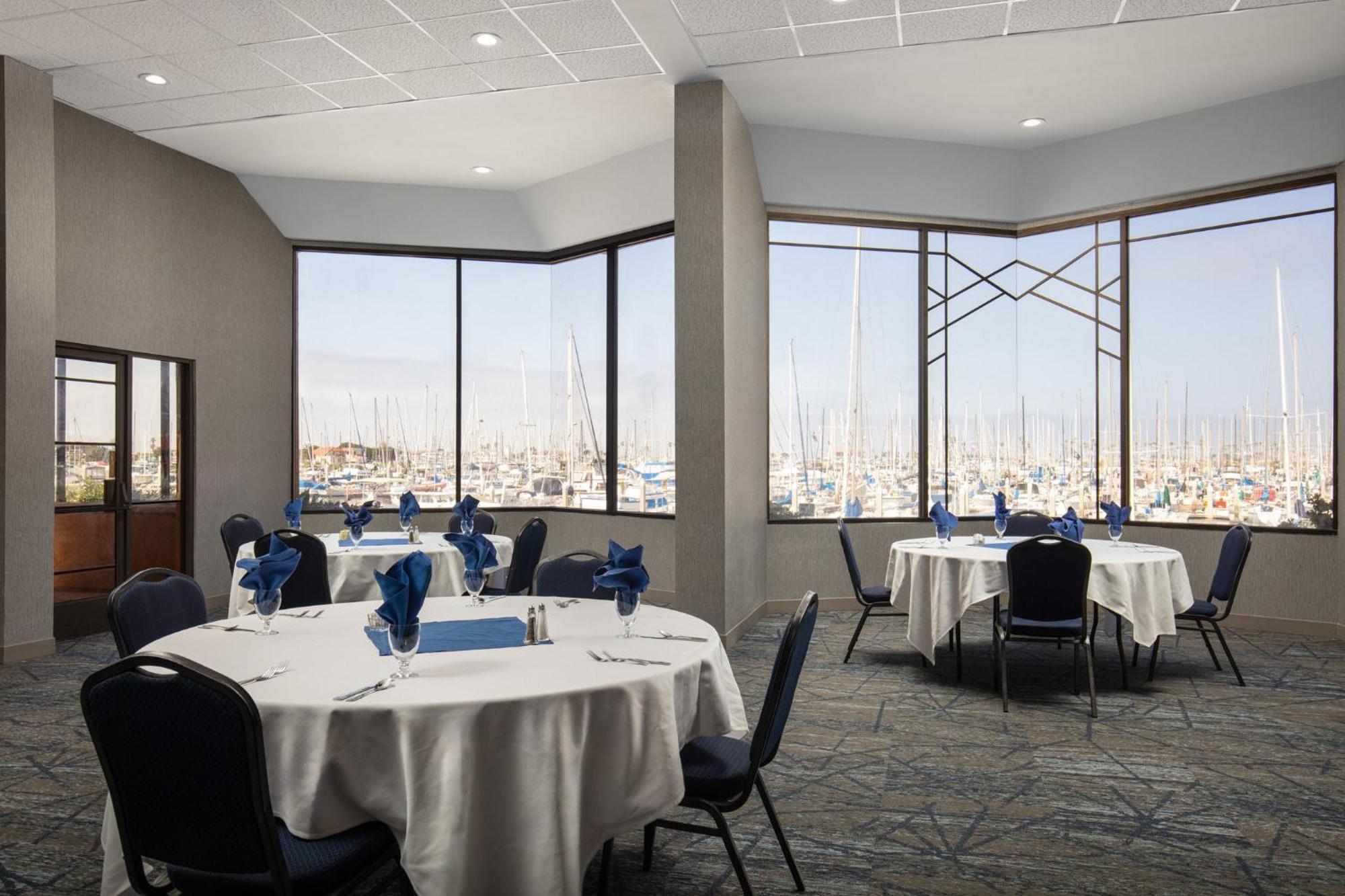 Holiday Inn Express Hotel & Suites Ventura Harbor By Ihg Esterno foto