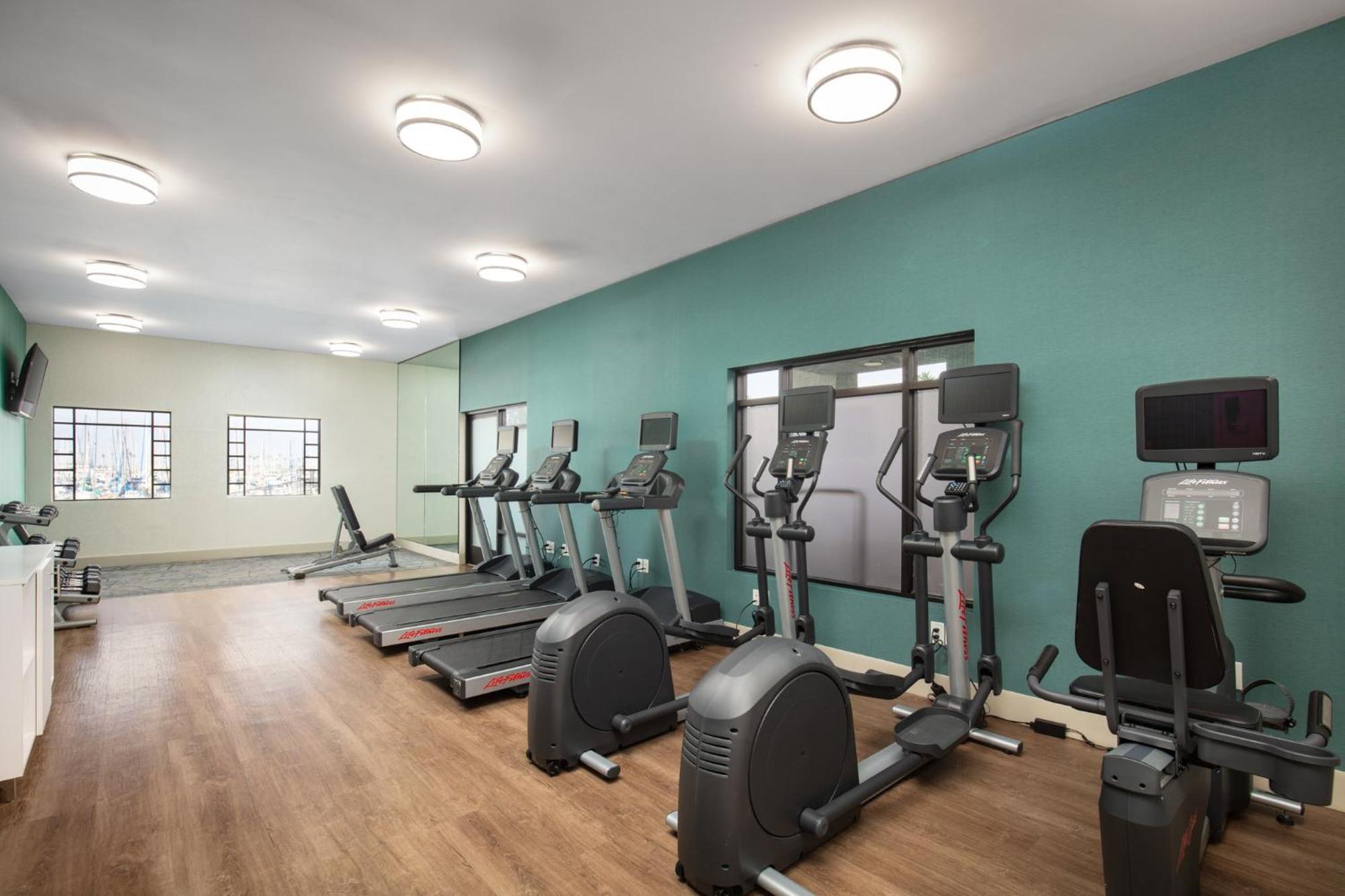 Holiday Inn Express Hotel & Suites Ventura Harbor By Ihg Esterno foto